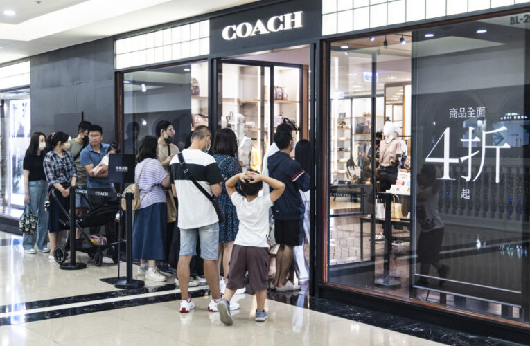 義大世界父親節限時特惠  388元玩樂園水戰遊行歡慶