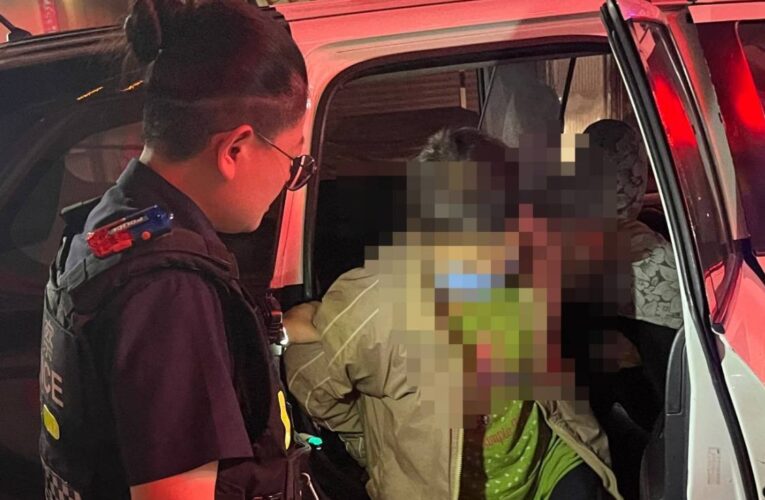 違規攔查變救援！警深夜火速載病婦送醫