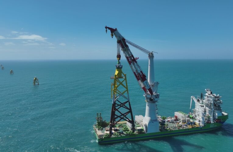 台船環海順利完成海龍離岸風場73座套管式水下基礎安裝  提前交付1GW水下基礎項目安裝進度
