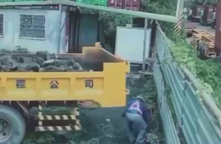 大貨車未拉手煞倒退滑行至圍籬 55歲駕駛慘遭夾擊身亡