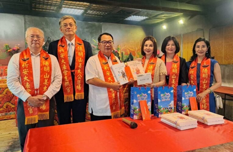 慕名七星燈神威　謝玲玲參拜陽明山姜太公道場