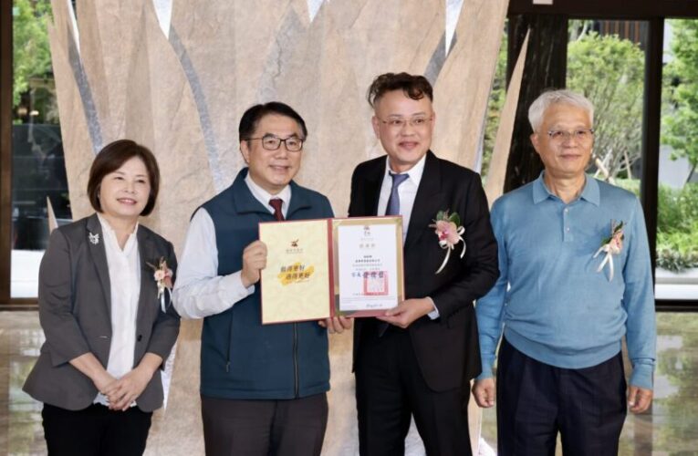 企業助台南賑災  黃偉哲感謝公私協力讓台南有愛