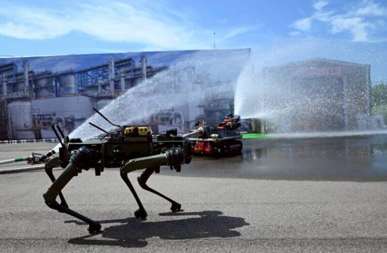 桃高科技實兵防災演練　模擬毒化災害應變機器犬與救災機器人出動