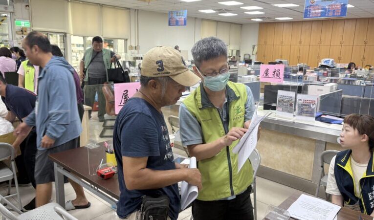 丹娜絲災後復原工作量大 第一線公務員忙翻 ！黃偉哲：加班費全數核給