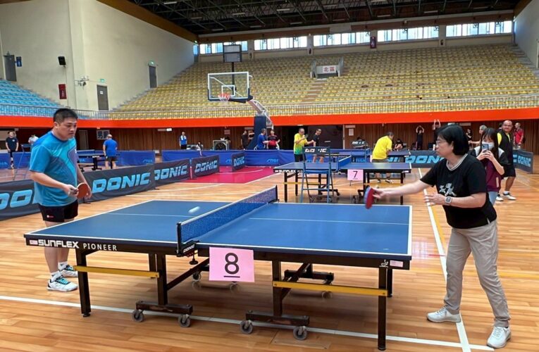 基隆市府員工桌球比賽火熱開打　上百名參賽選手同場較勁