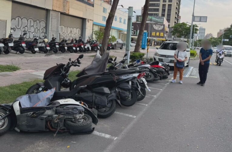 高市左營男情緒失控推倒22輛機車 警迅速查獲偵辦
