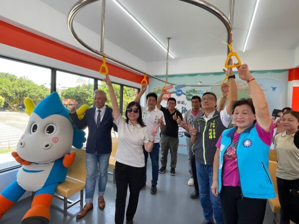 福隆特色候車亭全新啟用 打造低碳旅遊新亮點