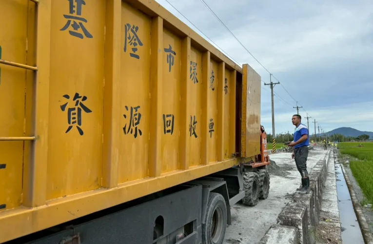基隆馳援花蓮　12車隊22人日夜奮戰　搶通1公里以上道路