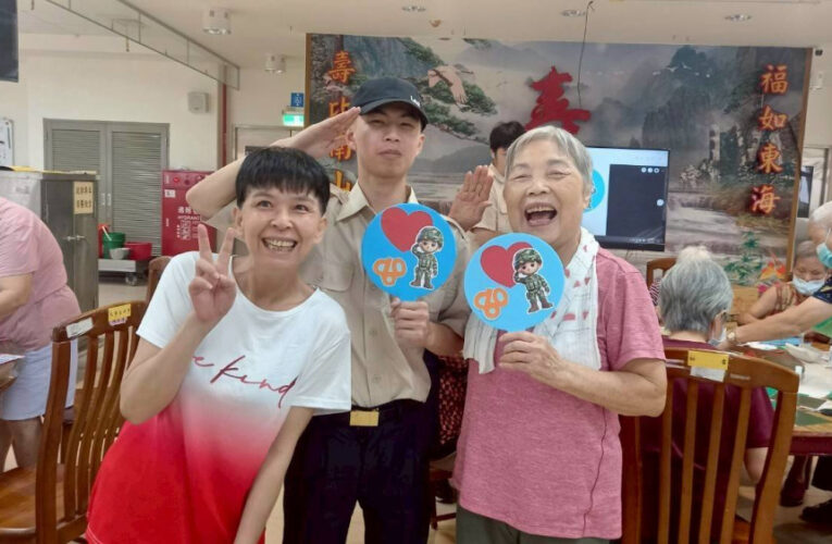 彰化榮家住民手作迷彩慶軍人節 展現榮耀與創意交織