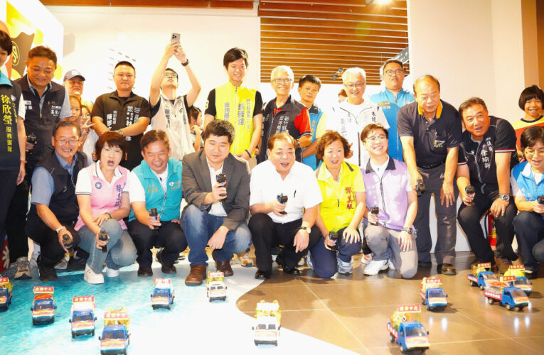 竹縣義民祭豬事大吉義民創藝展開幕　百隻創意彩繪小豬齊聚縣史館