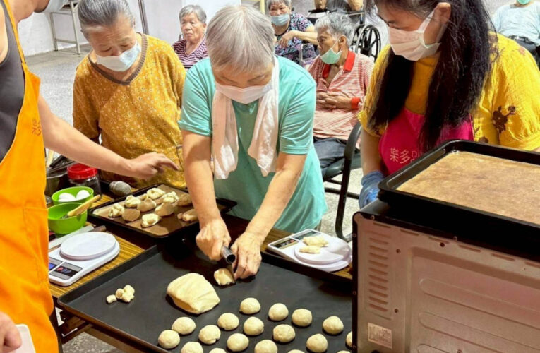 彰化榮家邀樂多工作坊手作麵包 溫暖香氣療癒長輩心