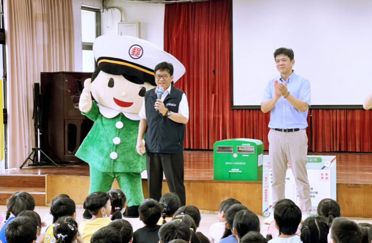 竹郵攜手南隘國小　教師節明信片書寫活動表達對老師的敬意與祝福