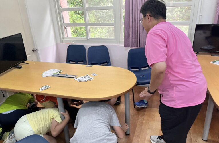 模震6強！基隆小學演練逼真　雙語疏散、封鎖熱區