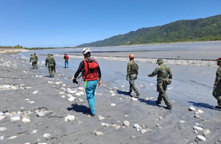 嘉市救援隊奔赴花蓮　孩子一個「讚」點亮隊員心中暖流