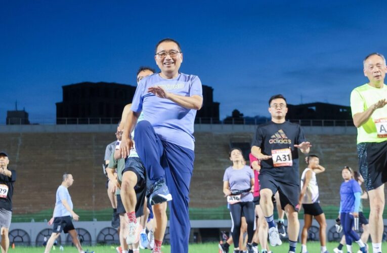 新北市府員工5000公尺挑戰　侯友宜順利完賽　鼓勵同仁感受跑步樂趣