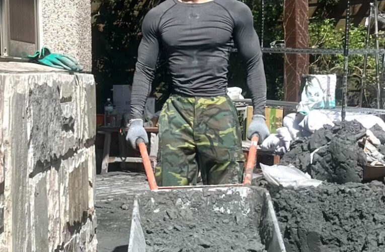 健體男團 EROS 單飛成員 Rock 李振瑋驅車南下花蓮投入災區盡一份心力