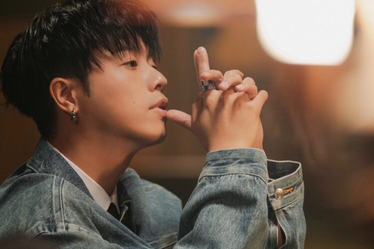 HowZ 螢幕初吻大膽上演 蜻蜓點水最浪漫