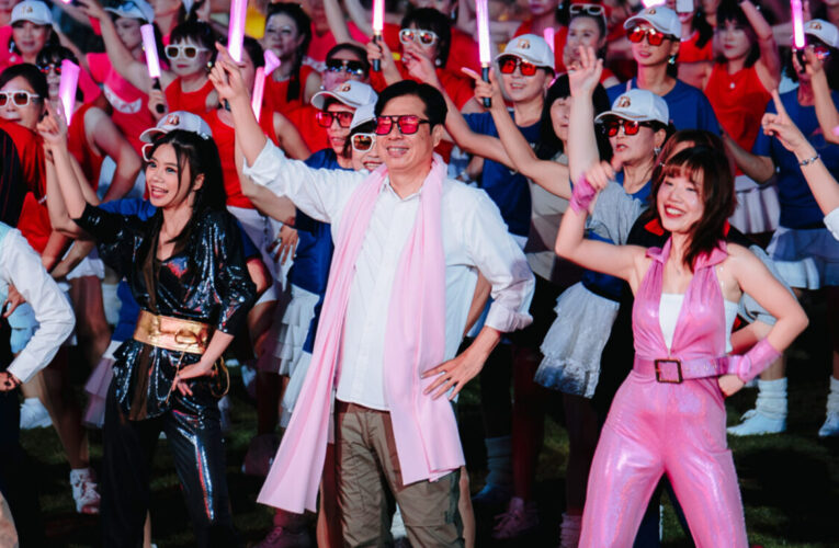 高雄眷村文化節「千人DISCO」熱舞復古風潮 重現竹籬 笆內夜