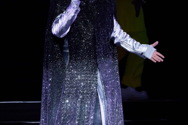 張信哲唱進國際地標紐約站「麥迪遜花園廣場」首次用『走路上班』方式到演唱地點