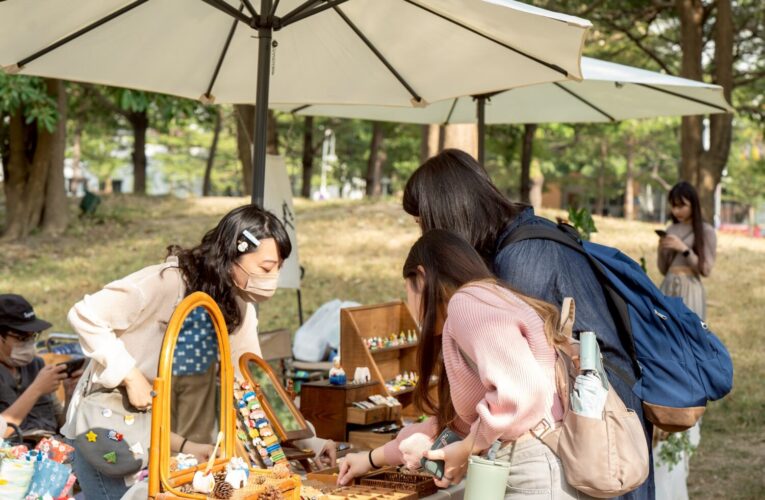 高雄觀光局推秋季盛典！六龜音樂市集11/8開跑 鄭宜農開唱泡湯趣