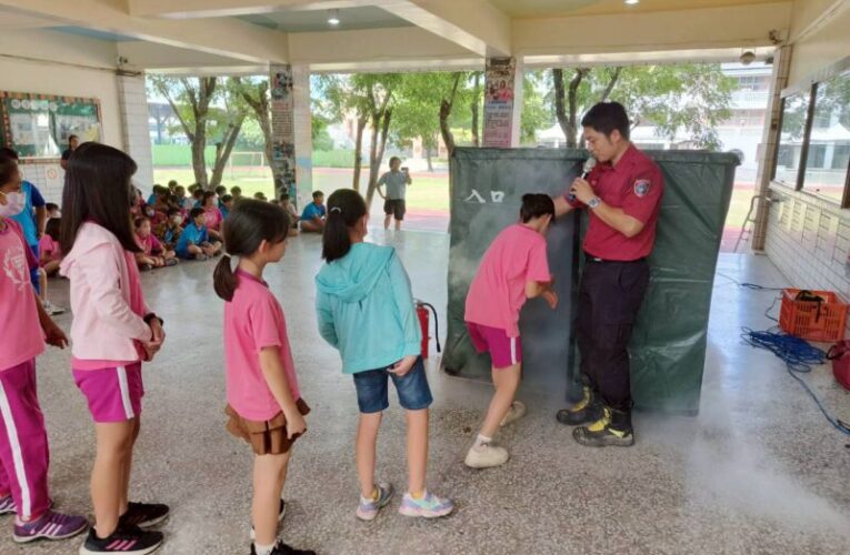 消防岡山分隊攜手岡山國小舉辦消防體驗