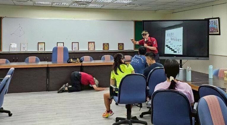 老師也是防火高手　百福分隊與七堵宣導姊妹校園推廣防火防災教育