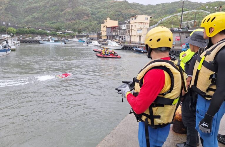高風險水域救援實兵演練　中正潮境公園救溺演練強化救災應變