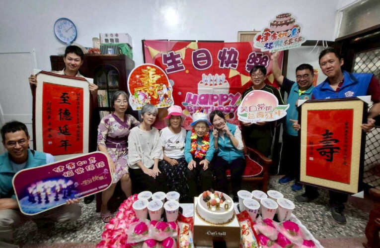 百歲榮民胡伯伯紀壽 嘉義榮服處歡喜慶生
