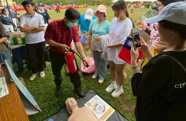 住警器CPR＋AED 鳥松消防隊國慶健走熱情宣導保命三招