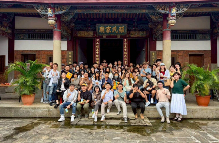 玄奘USR攜手青年漫畫家詮釋新埔詩意　「杜潘芳格的時間繪卷」展登場