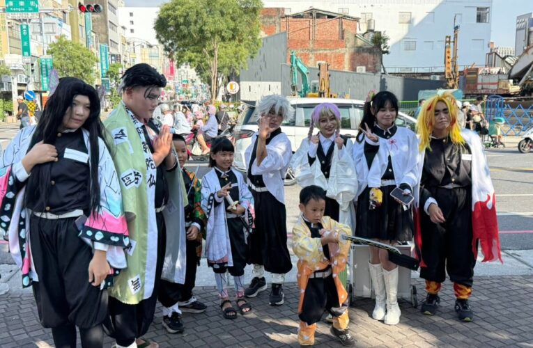 台南海安觀光商圈萬聖節派對熱鬧登場！萬人扮裝潮爆海安街頭