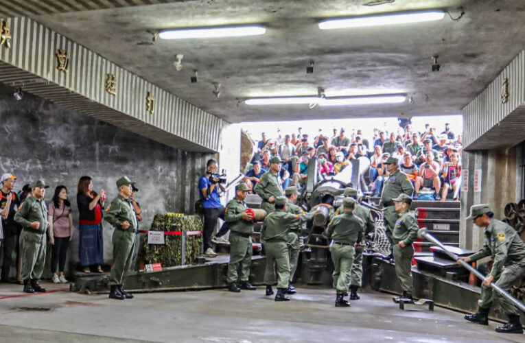 獅山砲陣地8吋榴砲再現榮光！金門老兵召集令再起