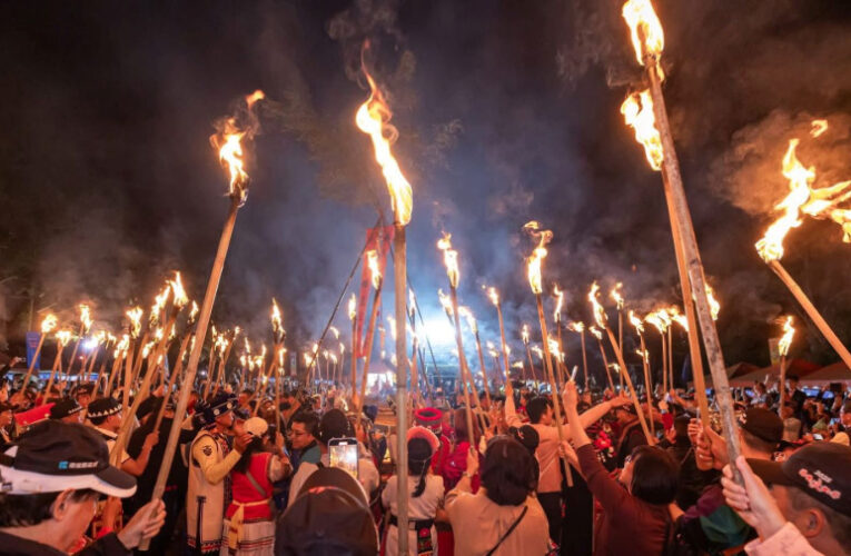 清境火把節24日晚間登場  吸引大批遊客熱情參與