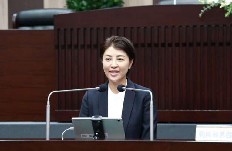縣長許淑華進行縣府施政總報告