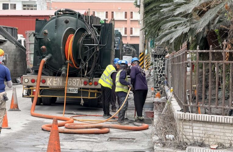 同島一命！雲林出動10台「高壓沖吸」清溝車　打通花蓮光復阻塞街道