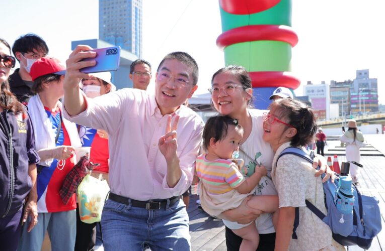 謝國樑出席海洋廣場雙十慶典　與基隆市民同歡祝中華民國生日快樂