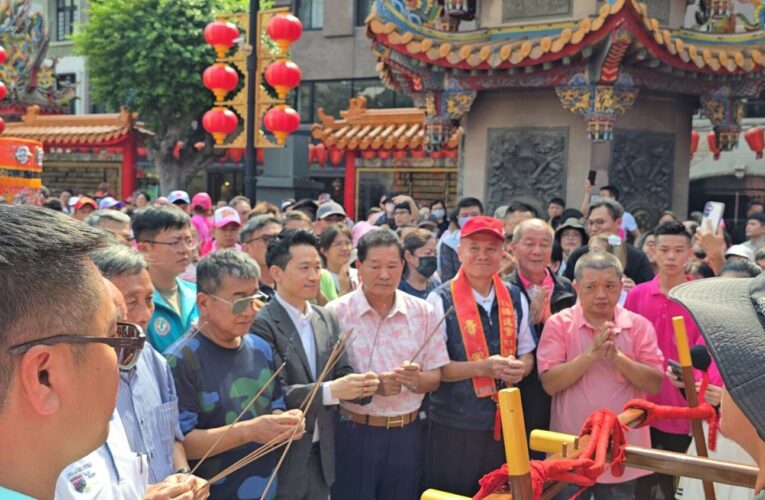 大甲媽鑾駕首度遶境桃園賜福　何志偉為天上聖母抬轎祈求國泰民安