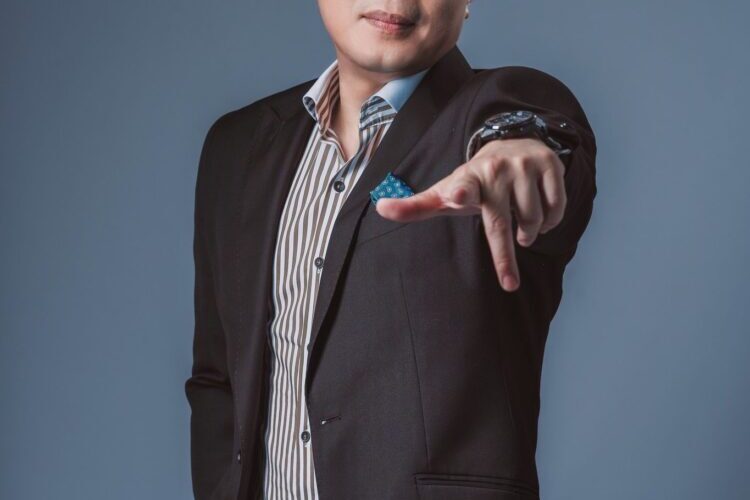 加熱菸剛上市就下架　名嘴鍾年晃重批台灣抽加熱菸的都是賤民嗎？