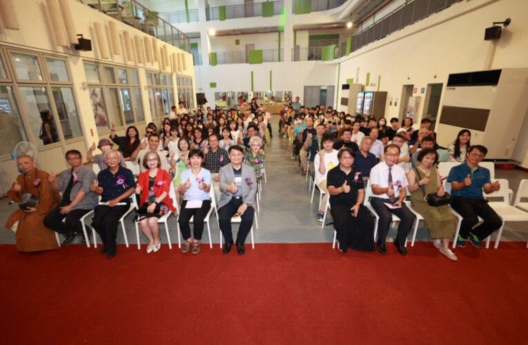 高雄大學水墨藝術節開幕  張雲龍筆下校園風景盡顯人文底蘊
