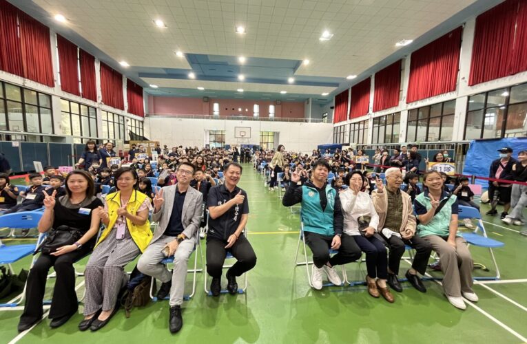 「小小警察營」登場！ 國小學童闖關體驗警察生活喊：「超級帥！」