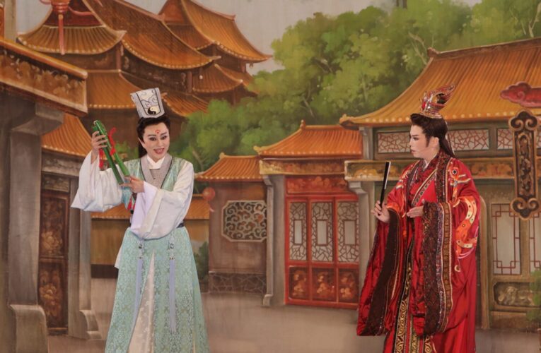 《曹國舅》吸引近5000人共度雙十節！　「台中傳藝巡演」明華園總團大里精彩演出