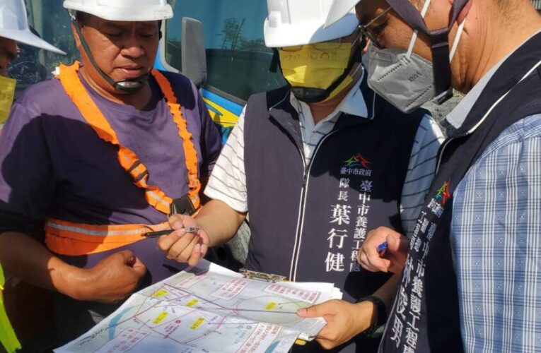 台中隊續馳援花蓮！　中市府救災團員舉家入志工「鏟子超人」行列 義舉當地民眾動容