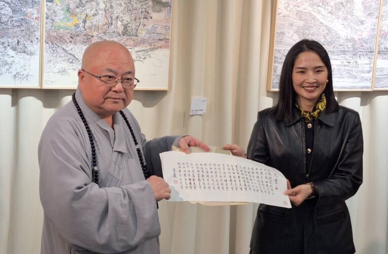 華梵大學助理教授吳軒慧當代書畫個展　宜蘭市圖開幕茶會僧俗雲集