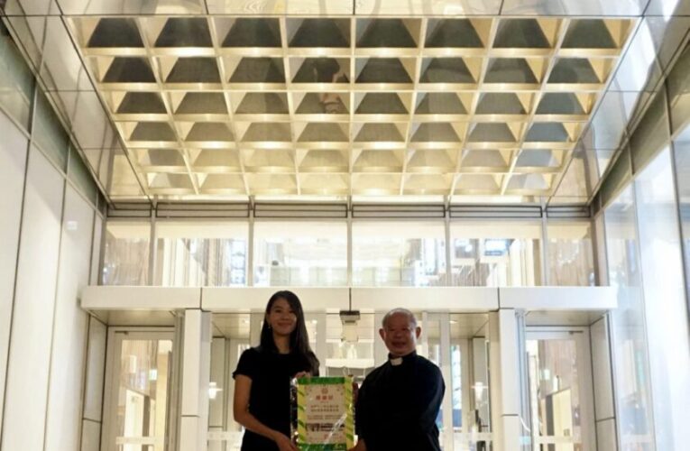 聖誕節前夕送暖 南紡總裁慨捐387萬元無障礙中巴 守護瑞復慢飛天使安全出行