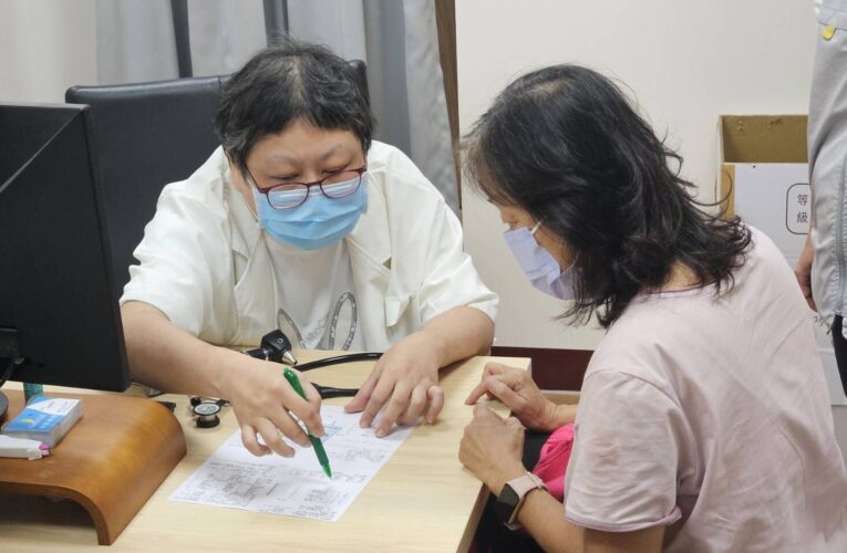 嘉市「打疫苗 抽好禮」接種流感、新冠疫苗最高可抽iPhone 17