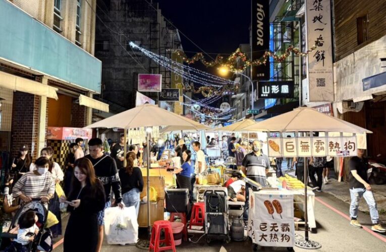 逛市集還能抽大獎 屏東聖誕節「中華一條街市集」熱鬧迎賓