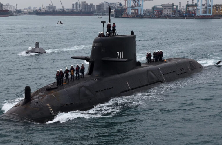 台船「海鯤軍艦」第四次浮航測試成功！國艦國造再創里程碑