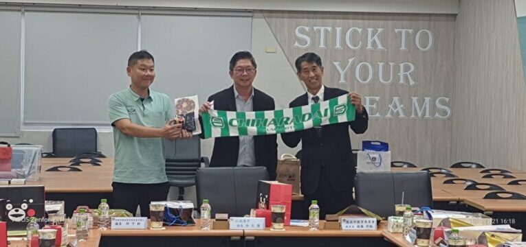 仁武高中積極推動國際教育，日本熊本市教育長遠藤洋路率領千原台高校到校交流