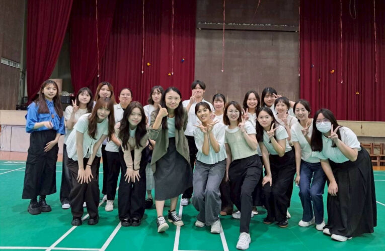 南大國文系師資生至崑山國小 陪伴學童挑戰注音闖關