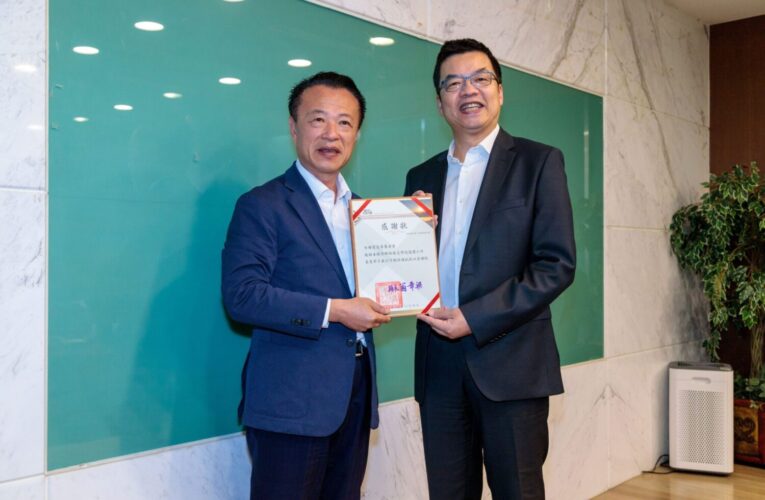 台積電助嘉縣校園風災復原　翁章梁頒感謝狀